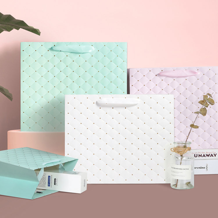 Wholesale Printed Logo Luxury White Paper Bag Retail Boutique Shopping Gift Paper Bags With Your product reference