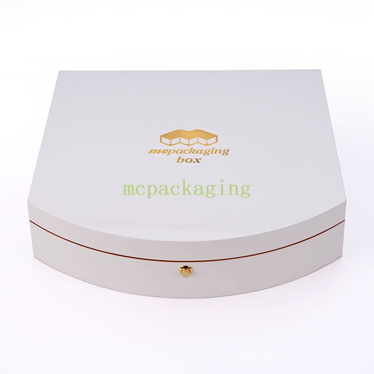 Wholesale Luxury Logo Black Lacquer Wooden Perfume Box With Lock product reference